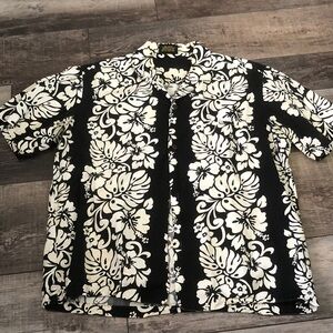 Men's Black & White Floral Short-Sleeve Button-Down Shirt